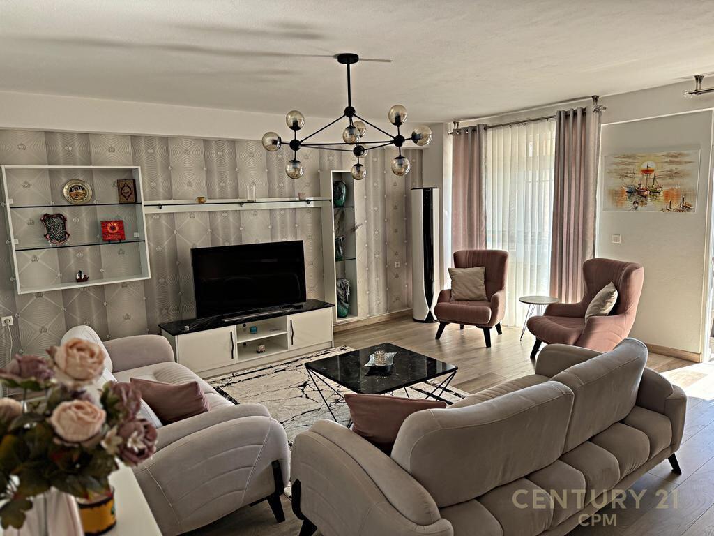 Appartamento di lusso 3+1+3 con vista mare in vendita a Saranda
