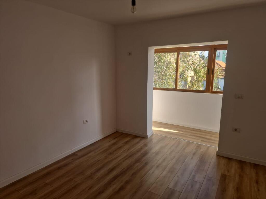 Shitet apartament 1+1 prane Mozaikut te Tiranes