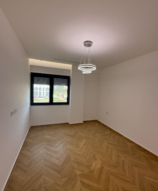 🏢 Jepen me Qira Ambiente Biznesi – Oasis, Astir