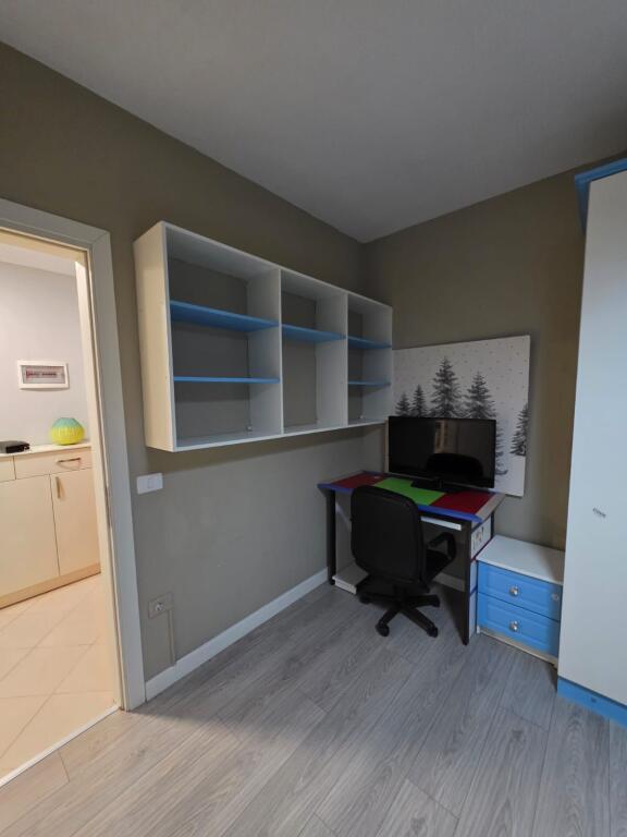 Apartament me qira në Yzberisht – Pallat i Ri!!!