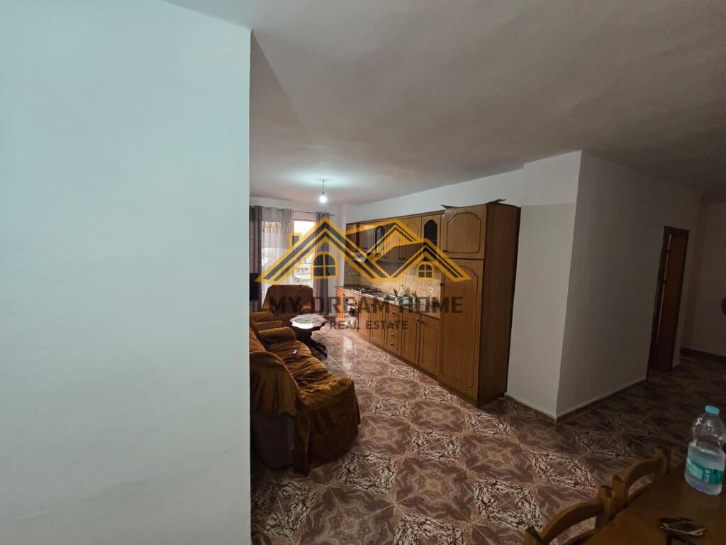 VENDESI APPARTAMENTO VICINO VILA KORAL!