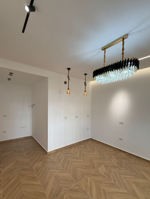 🏢 Jepen me Qira Ambiente Biznesi – Oasis, Astir