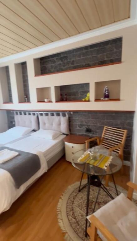 2 Apartments for sale at the 9th floor