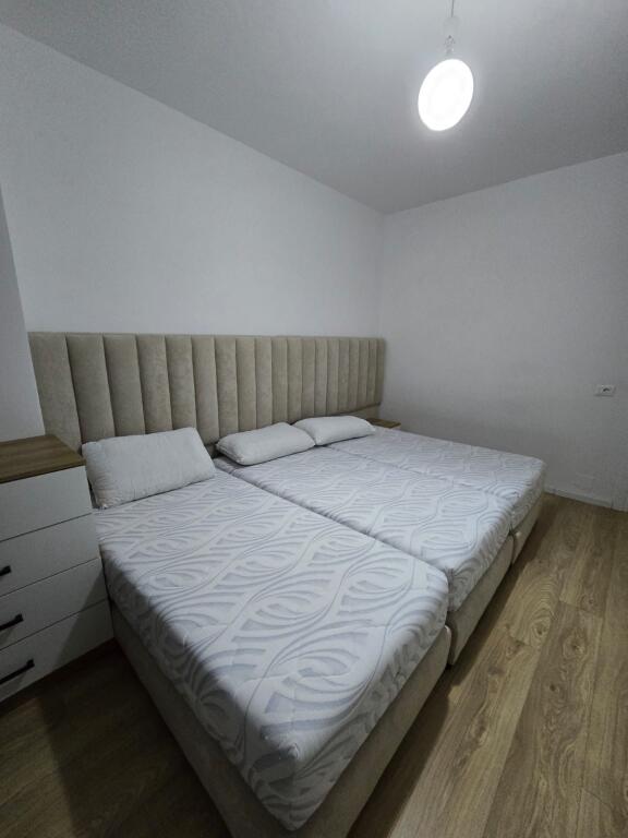 Apartment 1+1, Astir!