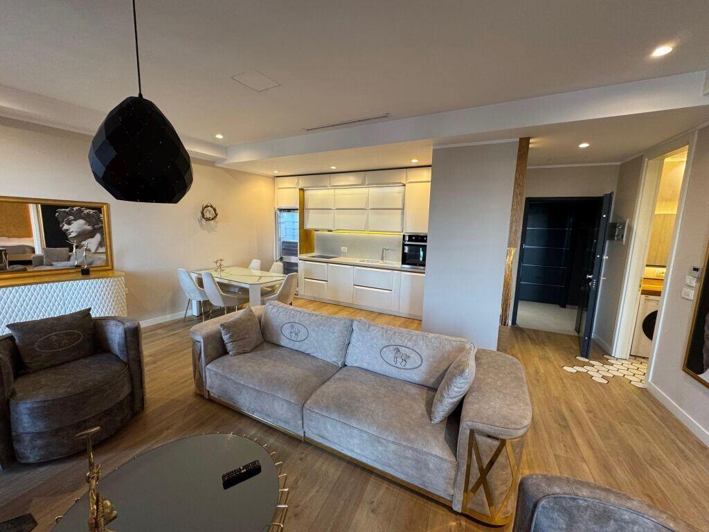 🏡 Jepet me qira apartament luksoz 1+1 – Park Gate, Rr. e Elbasanit