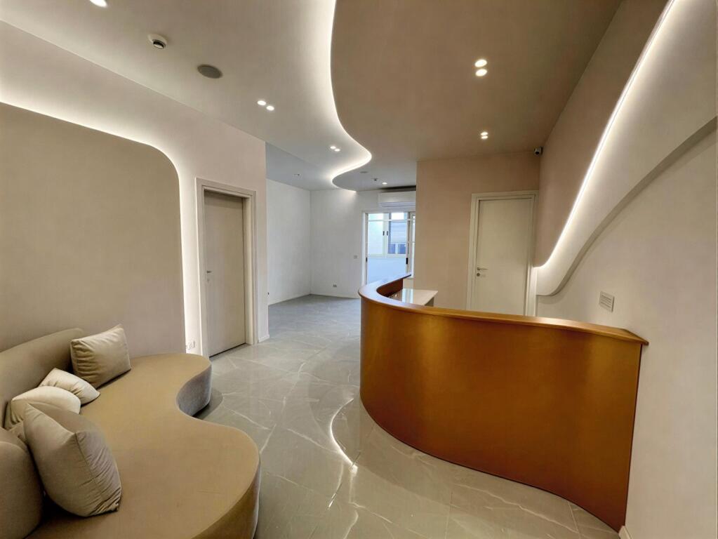 Locale Premium Business in affitto – Complesso Prestige, via Panorama!!!
