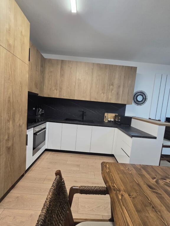 Apartament 2+1 me qira tek Grand Galeri ne Yzberish!