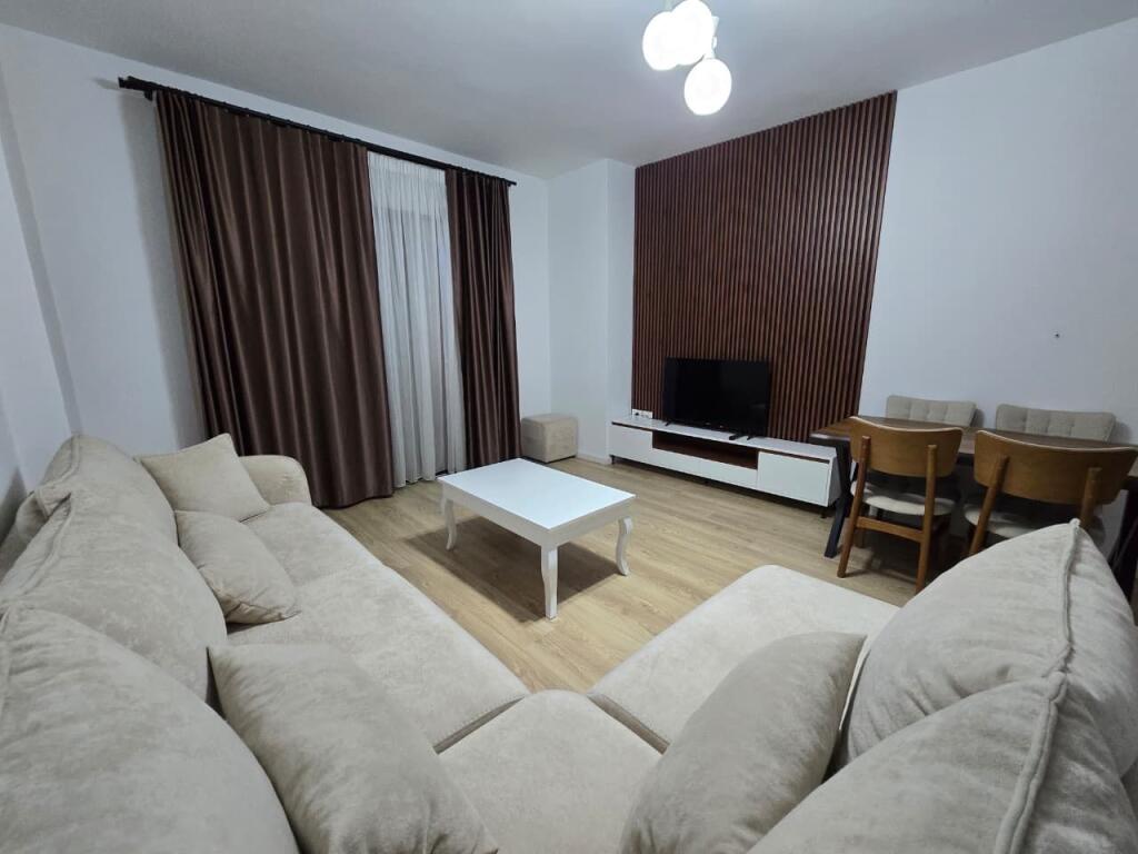 Apartment 1+1, Astir!