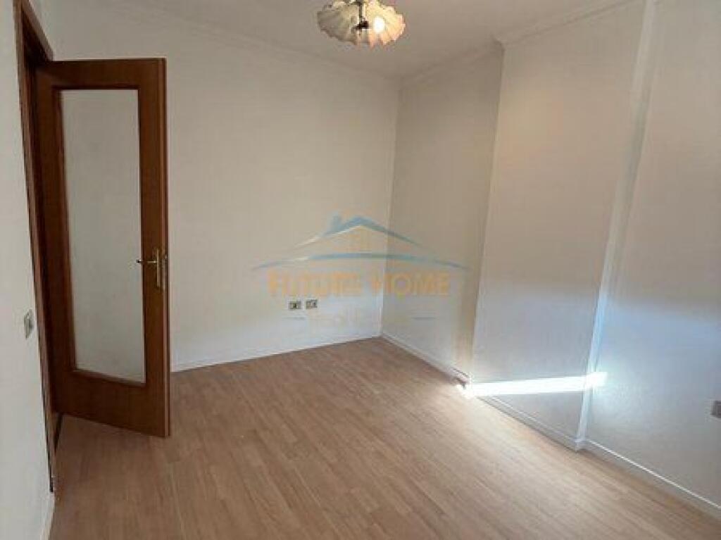 For sale, Apartment 2+1, Red School, Tirana