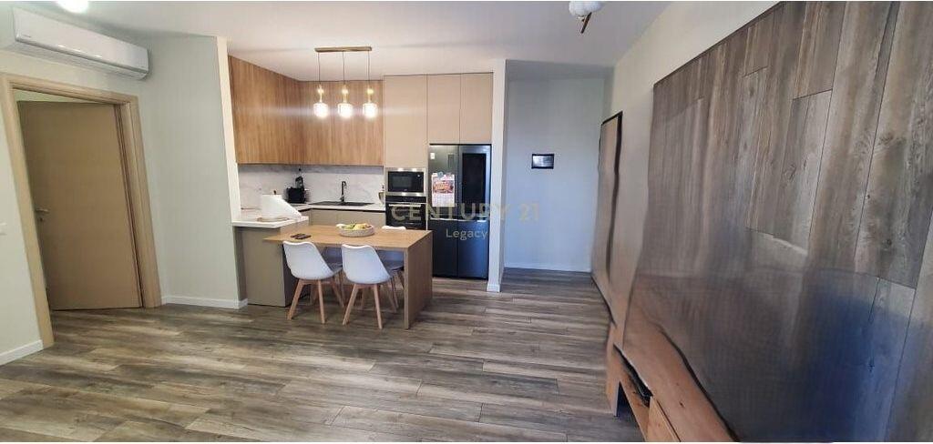 At Police Station No. 4 Dibres Street, Apartment 2+1+2+ Parking space for sale!!!