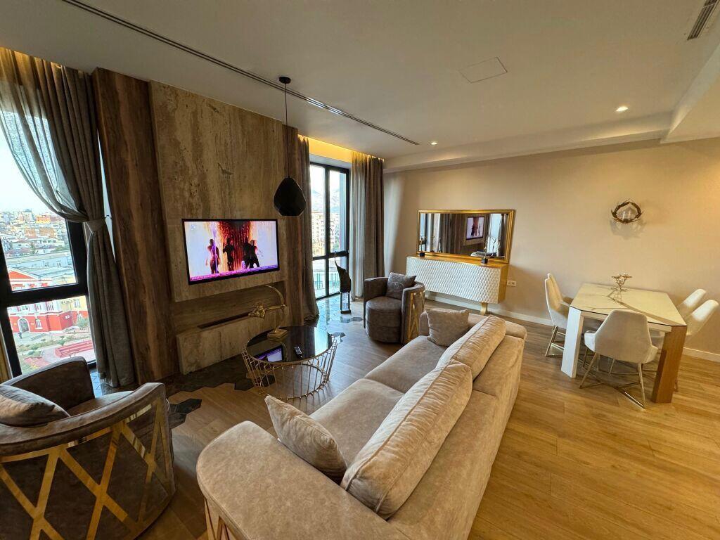 🏡 Jepet me qira apartament luksoz 1+1 – Park Gate, Rr. e Elbasanit