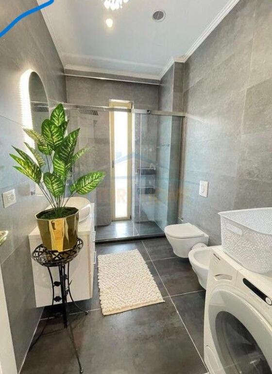 Qira, Apartament 2+1+Post Parkimi, afer me Stadiumin Air Albania, Tirane.