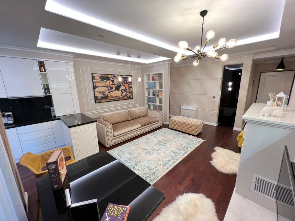 Apartment 2+1+2 for sale near the Dry Lake  Price: 300,000 € Floor: 3  Area:  • Total area: 108 m²  • Net area: 98 m²