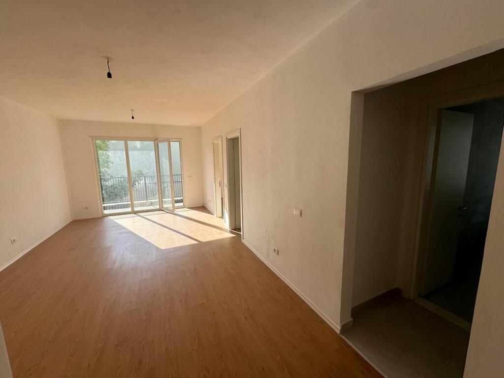 Apartament 2+1 i pamobiluar me qera, Univers City