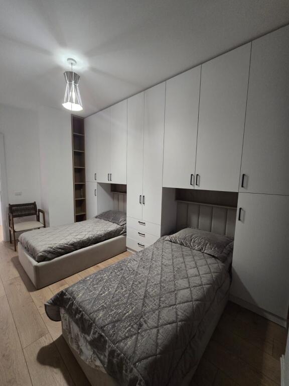 Apartament 2+1 me qira tek Grand Galeri ne Yzberish!