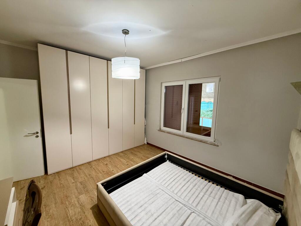 📣 QERA SUPER Apartament 3+1+2+🅿️ (Pjese Vile) 📍 Rruga "5-Maji", Prane Bar "Oda" ✨