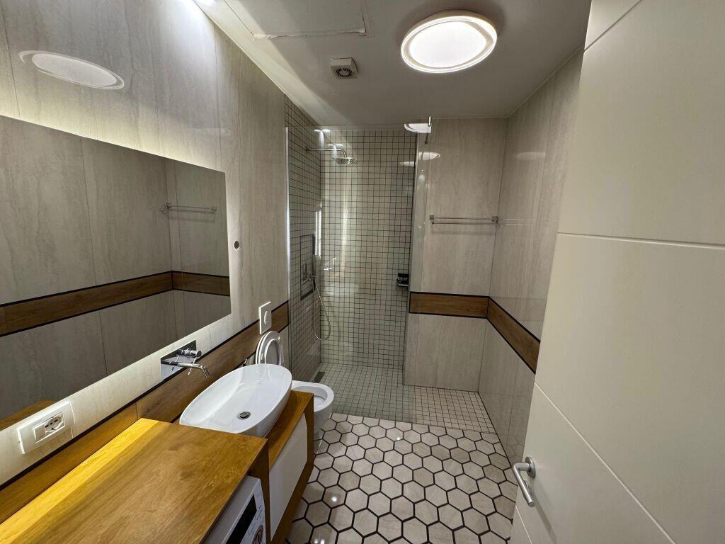 🏡 Jepet me qira apartament luksoz 1+1 – Park Gate, Rr. e Elbasanit
