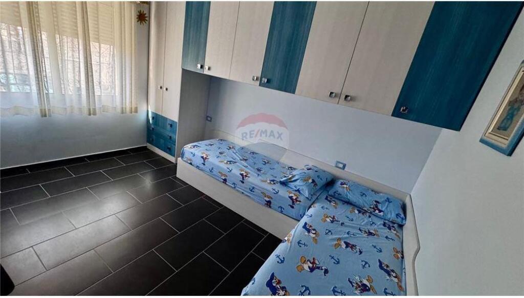 🏠 Apartament 2+1 – Për Qira 📍 Qendër, pranë Teatrit “Petro Marko” – Rr. Sulejman Delvina, Vlorë
