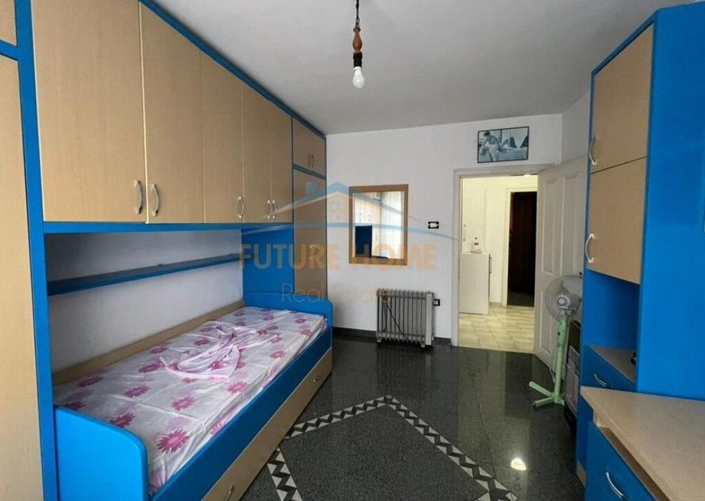 Affitto, Appartamento 3+1+2, Laprake, Tirana.