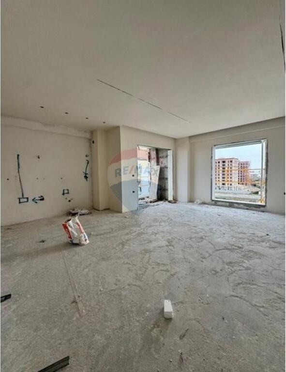 Shitet Apartament 3+1+2 në Porcelan