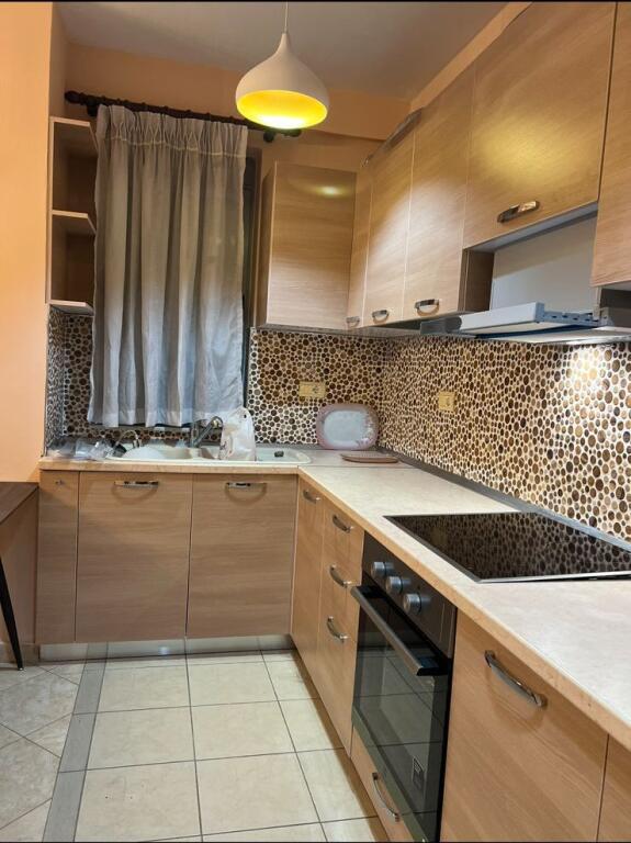Jepet me qera apartament 2+1 Kthesa e Kamzes