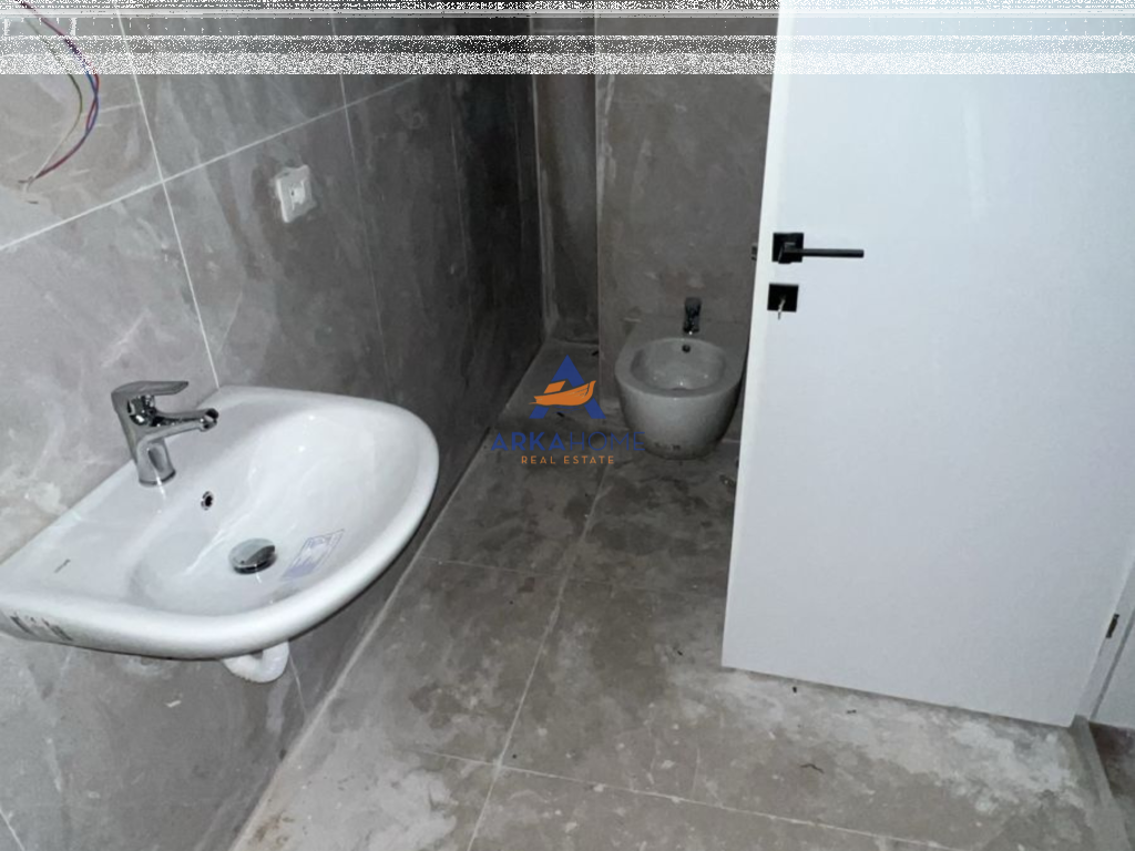 APPARTAMENTO IN AFFITTO 2+1+BALCONE "5 MAGGIO" 50000 LEKE (TRATTABILE)