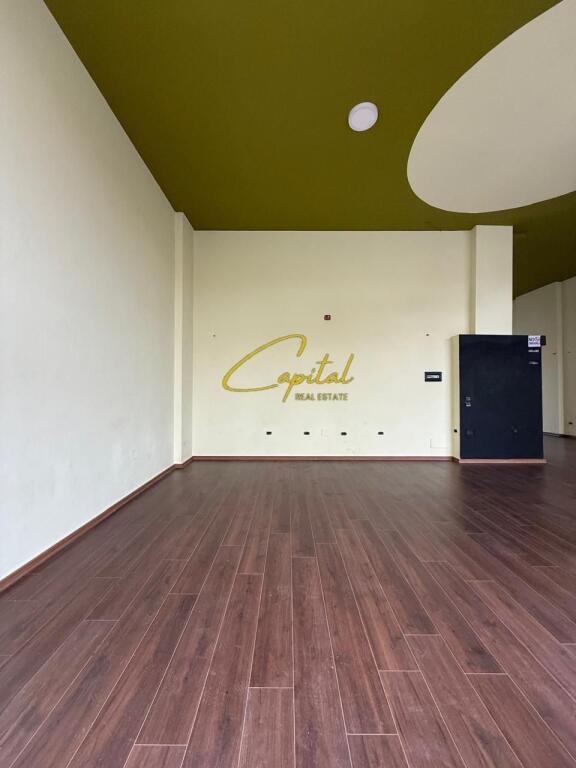 SHOP FOR SALE 75 M2 STUDENT CITY 225,000 EURO