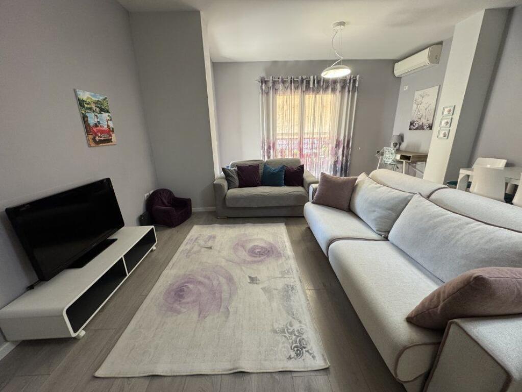 🏡 Apartament 1+1 me Qira – Rruga Jordan Misja!!!