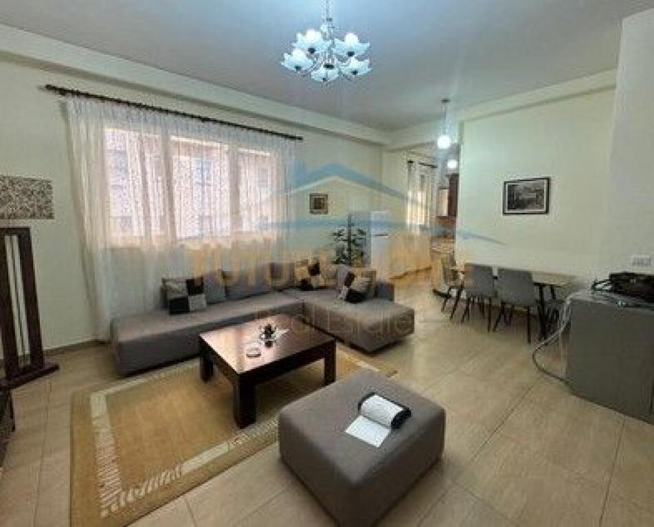 Affitto, Appartamento 2+1+2, Centro !!