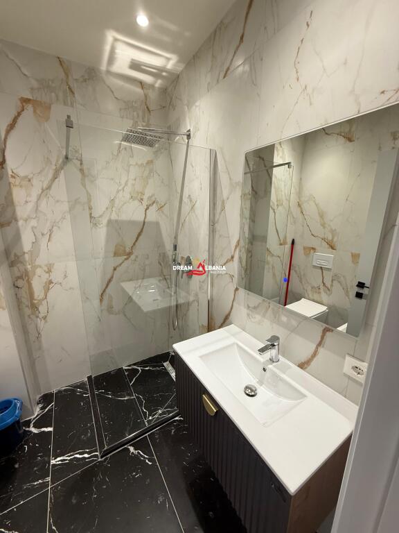 Super Apartament Luksoz me qera 2+1+2wc + Parkim ne residencen Lakeland, Tirane (ID 4231482)