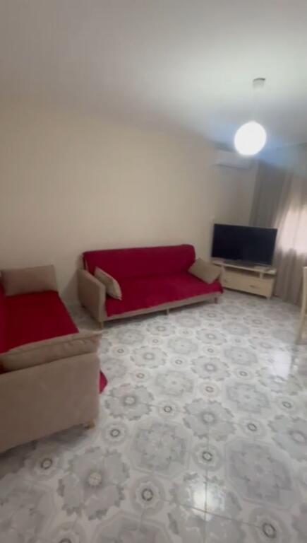 JEPET ME QERA APARTAMENT 1+1 – PORCELAN, PRANË UET
