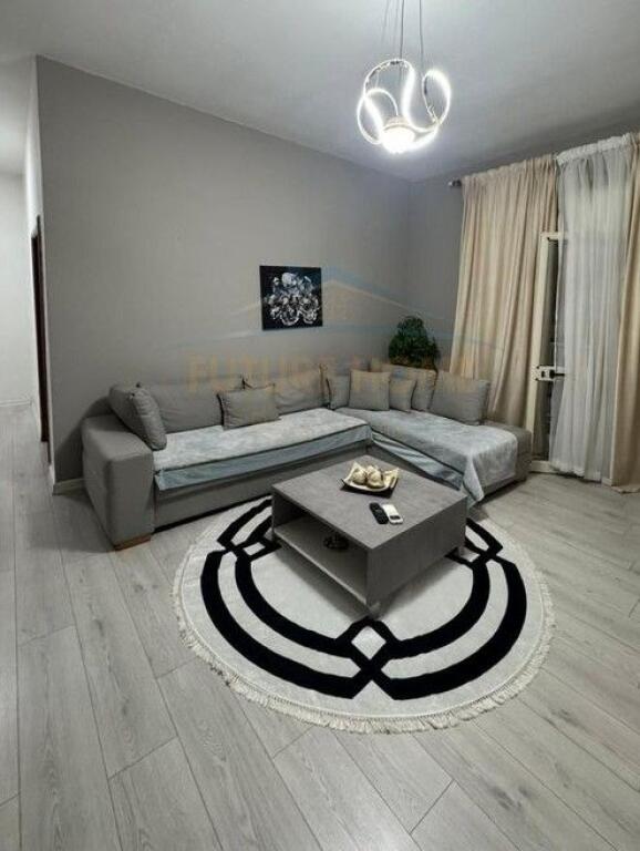 Qera, Apartament 1+1 , Rruga e Barrikadave, Tirane!