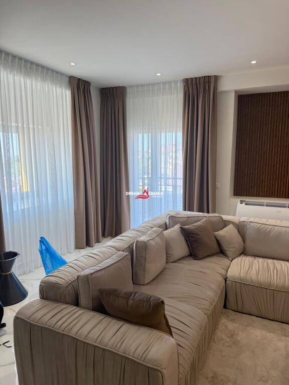 Super Apartament Luksoz me qera 2+1+2wc + Parkim ne residencen Lakeland, Tirane (ID 4231482)