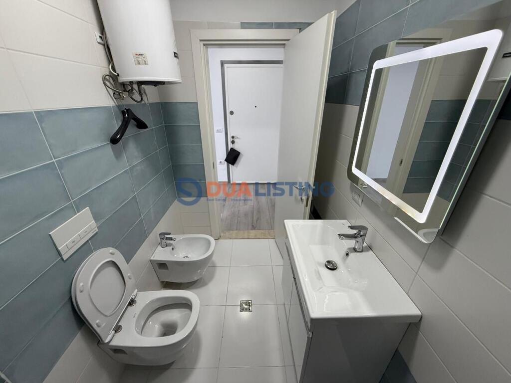 Ufficio in affitto / 1° piano a 21 Dhjetori!