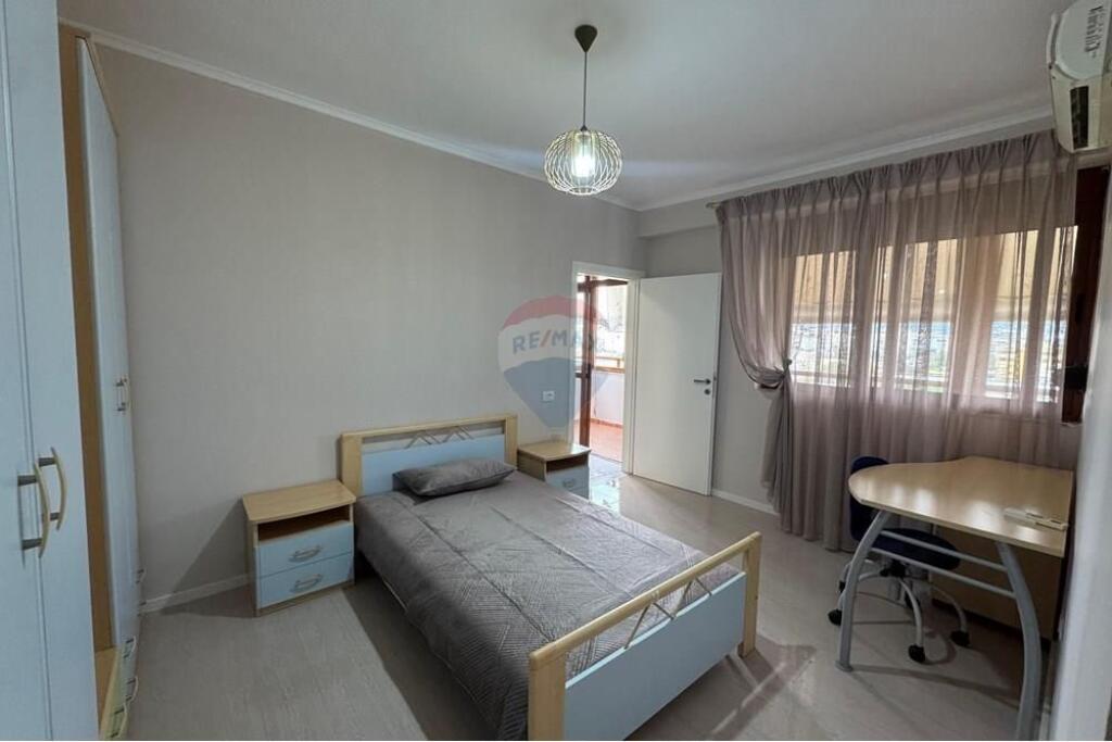 QIRA APARTAMENT 3+1+2 ISH EKSPOZITA!