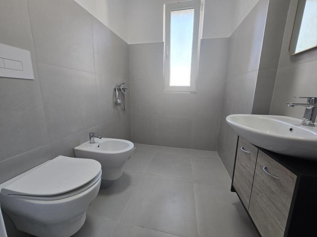 APARTAMENT NE SHITJE TE RIVER REZIDENCE , FUSHA AVIACIONIT 2+1+2