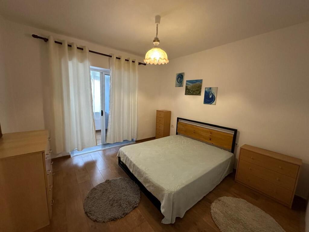 🏢Vicino al Nuovo Bazaar, si affitta appartamento 1+1 arredato. 55.000 Leke