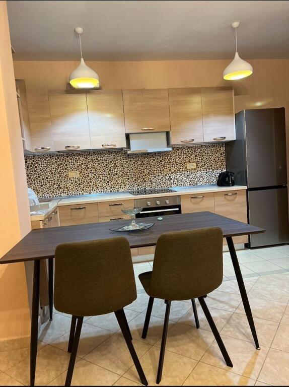 Jepet me qera apartament 2+1 Kthesa e Kamzes