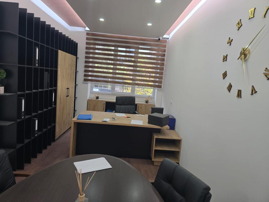 OFFICE FOR RENT 75 M2 VASIL SHANTO 70,000 LEKE