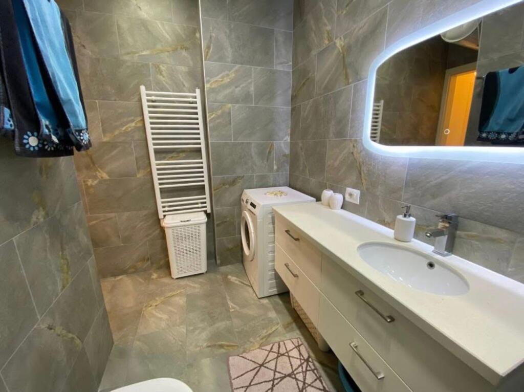 🏡 APPARTAMENTO 2+1+2 IN AFFITTO – GIARDINO BOTANICO / VICINO ALLA MOSCHEA