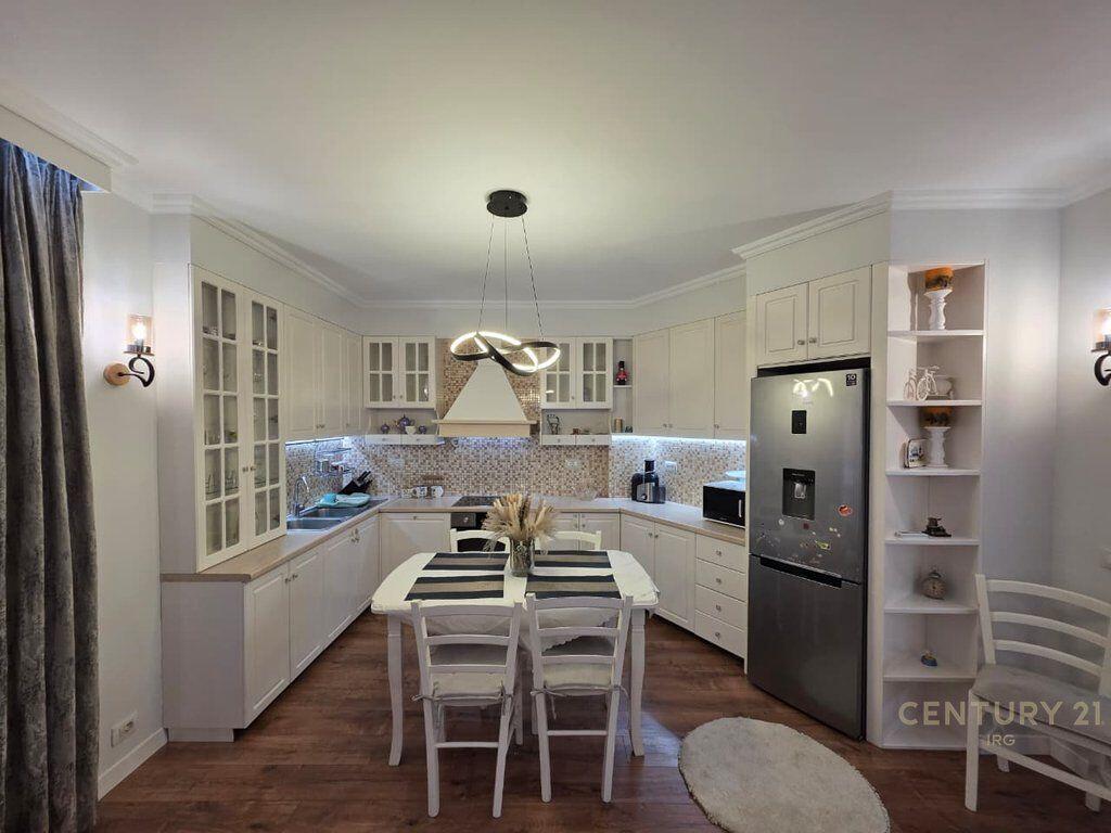 Apartment 3+1+2 at Eleonora Njesia 13. For Rent 900 € /Month Total Area  118m2