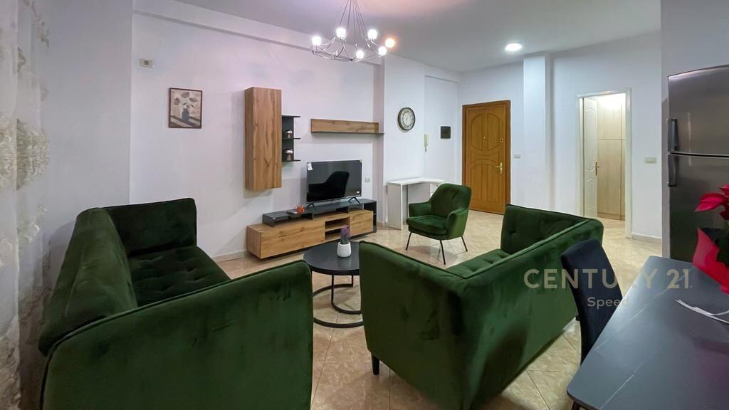Apartment 2+1+2 for rent at Komuna e Parisit!