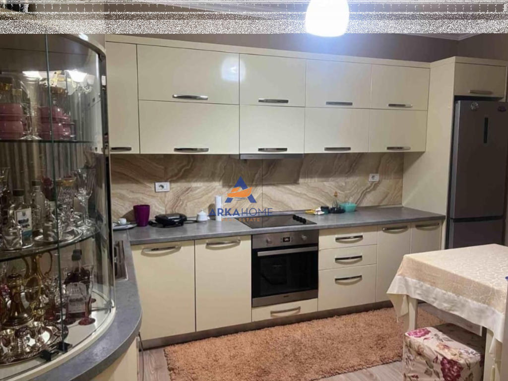 SHITET APARTAMENT 2+1+BALLKON "ASTIR TE BAR ARTISTI" 200.000 EURO