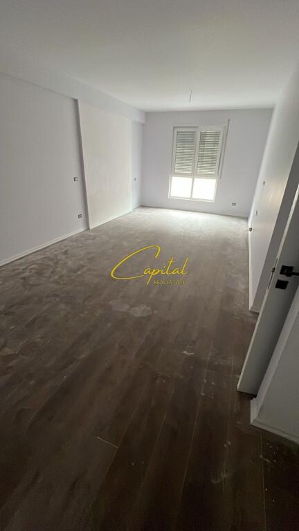 OFFICE FOR RENT 100 M2 5 MAJI 40,000 LEKE