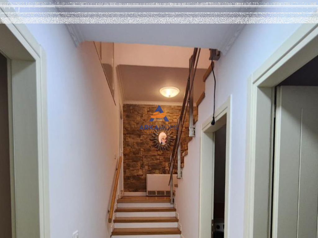 VILLA SU DUE PIANI IN AFFITTO "PRESSO LA RESIDENZA LONG HILL" 2000 EURO