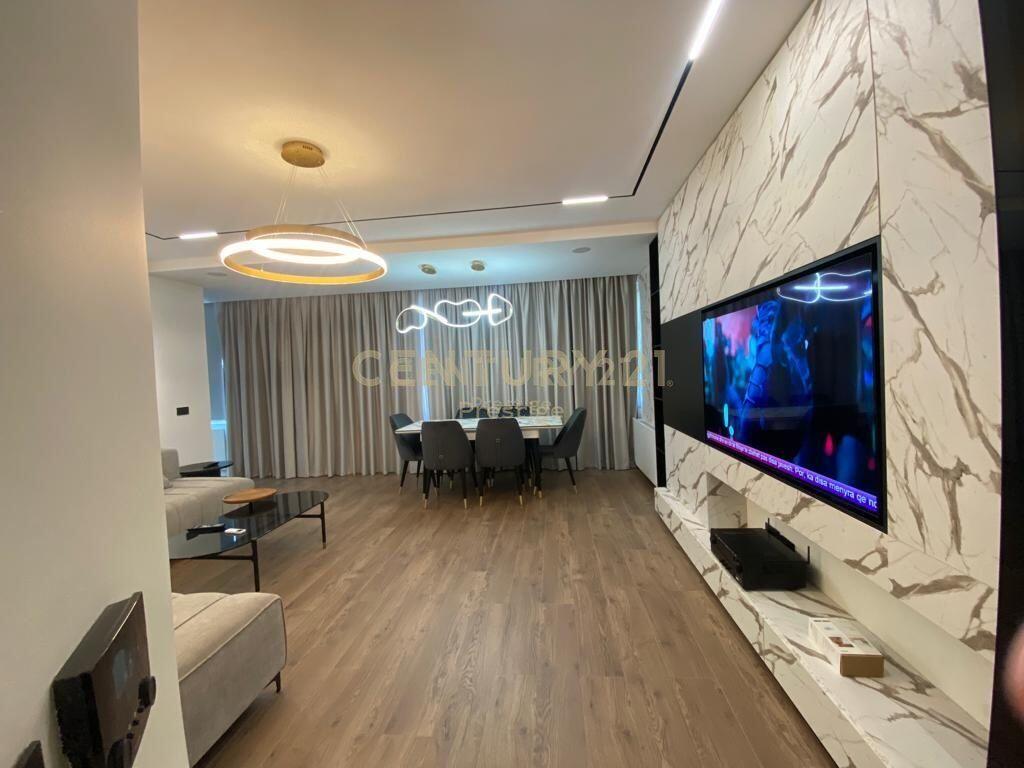 APARTAMENT LUKSOZ 2+1+2 ME QIRA NE ZONEN E LIQENIT TE THATE!