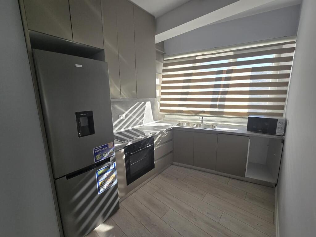 APARTAMENT NE SHITJE TE RIVER REZIDENCE , FUSHA AVIACIONIT 2+1+2