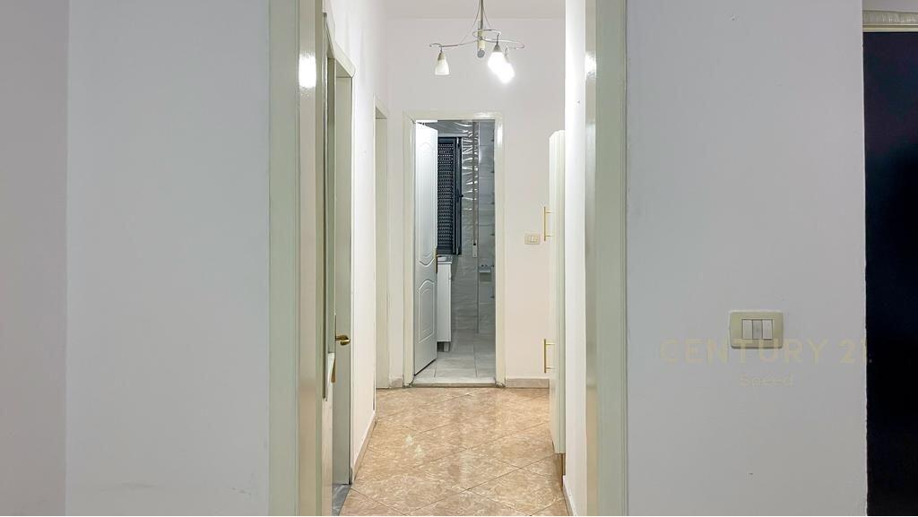 Apartment 2+1+2 for rent at Komuna e Parisit!