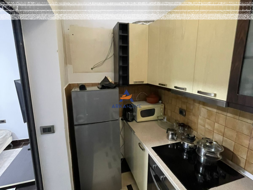 JEPET APARTMENT ME QERA 1+1+BALLKON "RRUGA E ELBASANIT" 60000 LEKE
