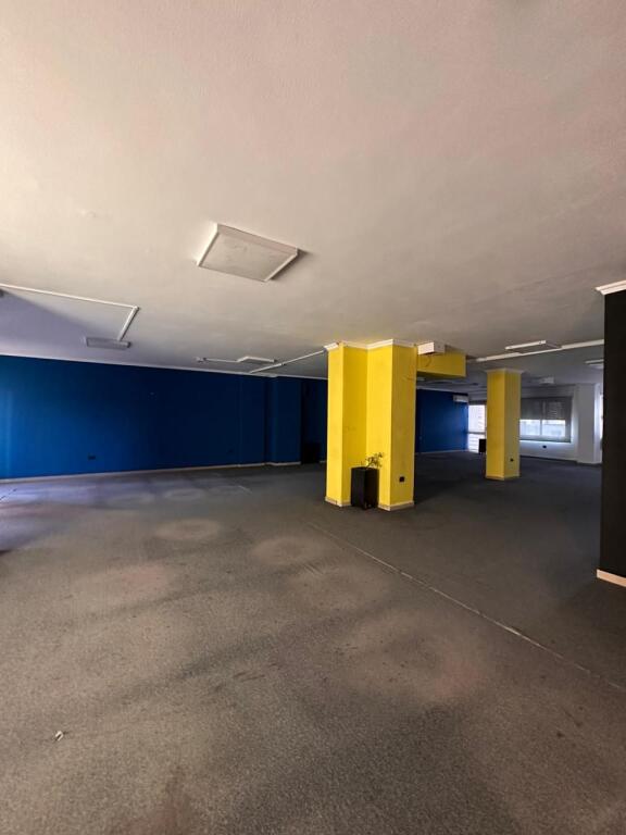 UFFICIO IN AFFITTO 585 M2 VIA KAVAJES 6.000 EURO